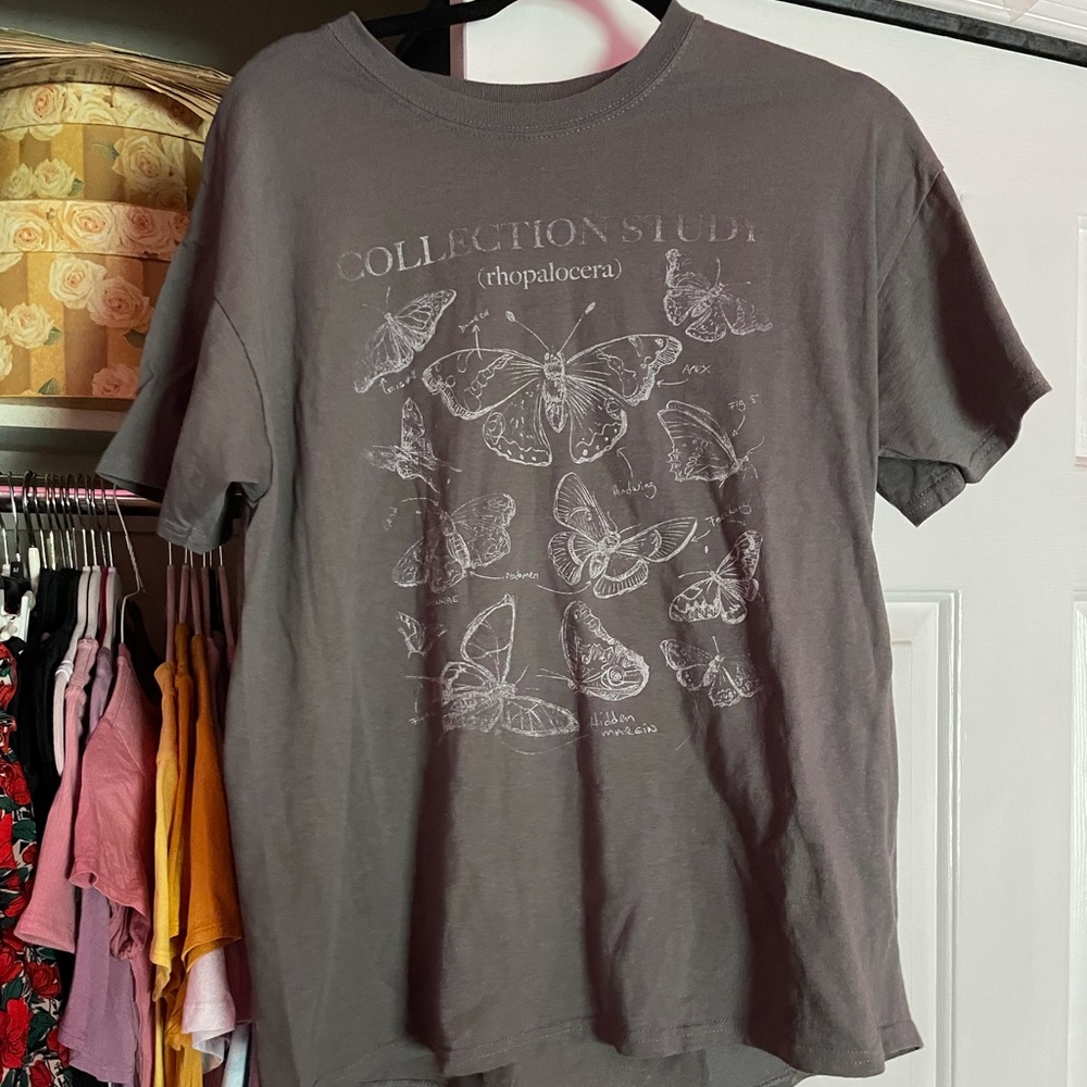 Butterfly Graphic Tee🦋